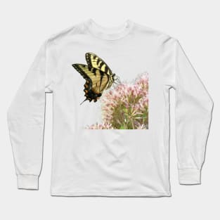 Butterfly on pink flowers with no background Long Sleeve T-Shirt